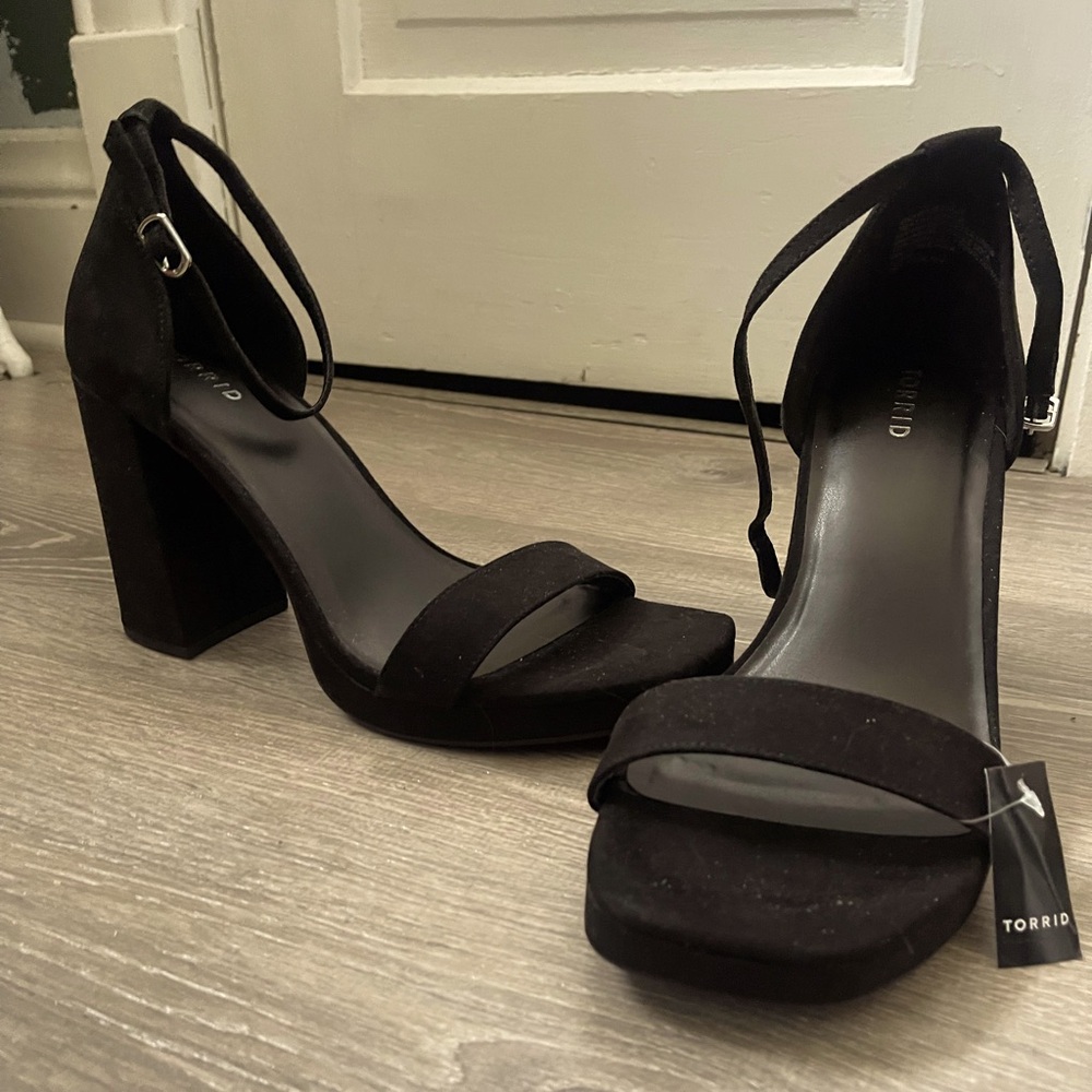 NWT Torrid strap platform heels